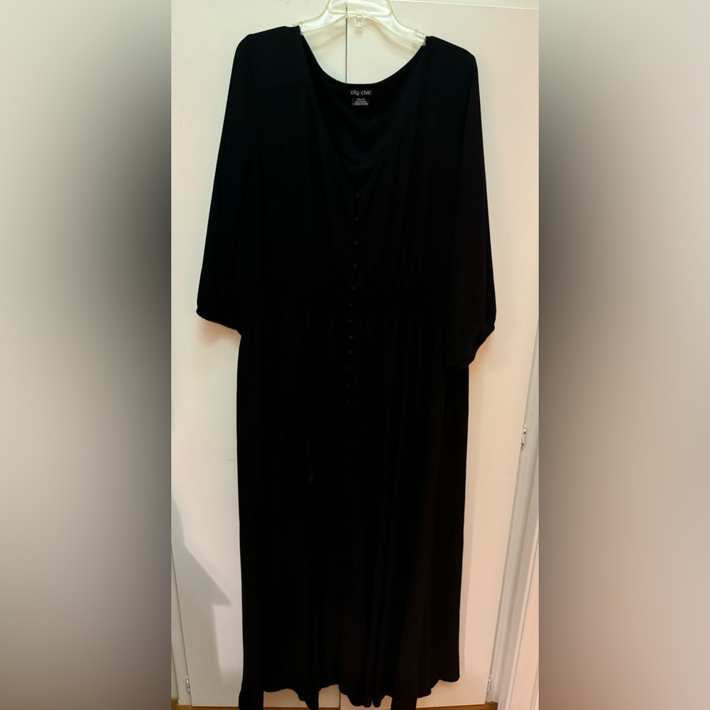 City Chic Black Maxi Dress with 3/4 length sleeves and V Neckline. Size XXL 24W